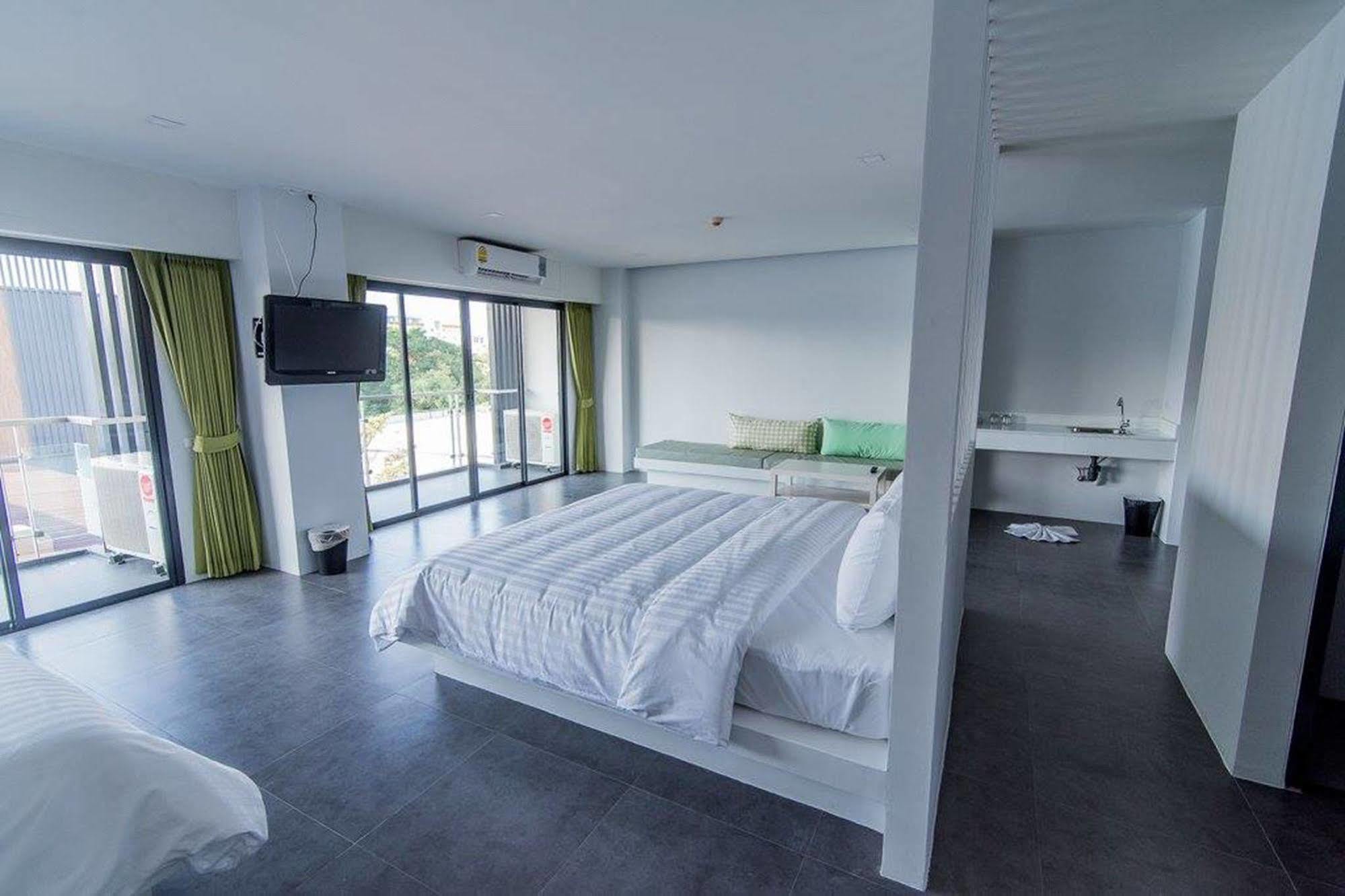 Hotel Panitar Haus Chonburi Exterior foto